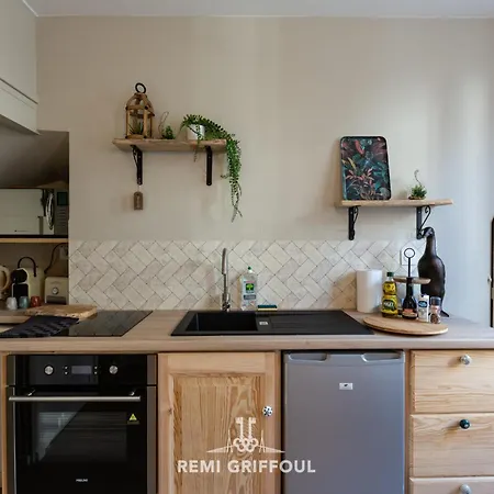 Apartment Emeraude Cozy Nest 3 Heart Of Historic District 2 Guests Honfleur