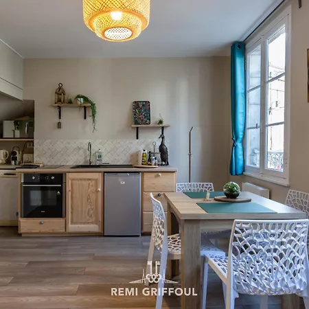 Emeraude Cozy Nest 3 Heart Of Historic District 2 Guests Honfleur