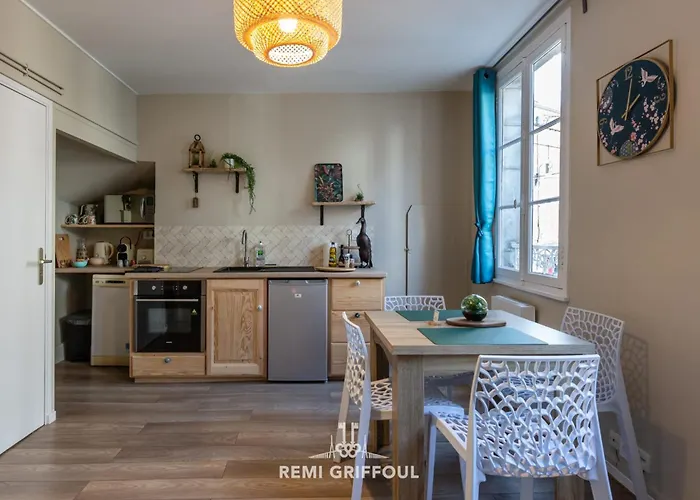 Emeraude Cozy Nest 3 Heart Of Historic District 2 Guests オンフルール