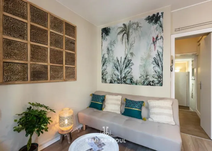 Emeraude Cozy Nest 3 Heart Of Historic District 2 Guests